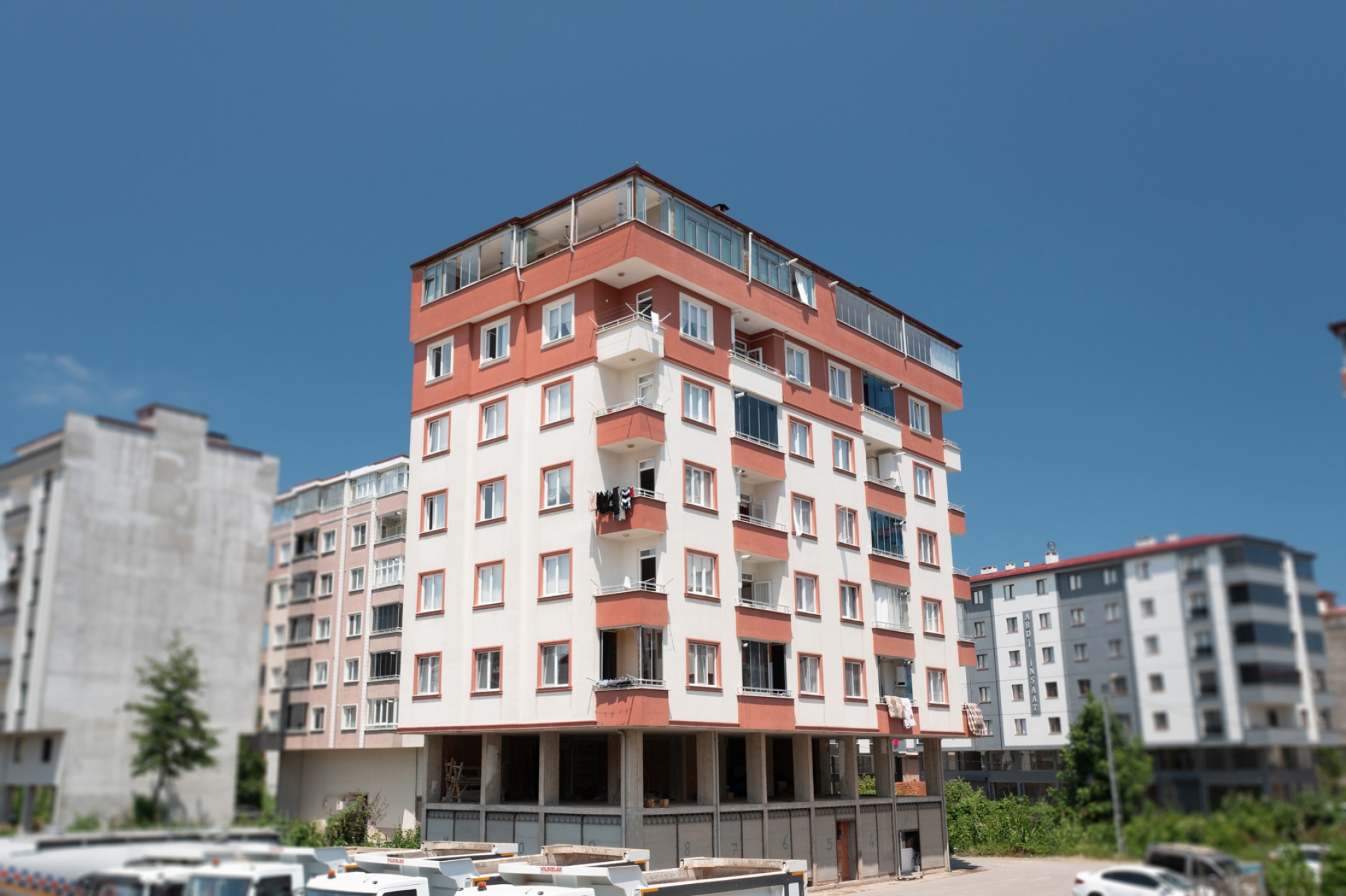 Tuğra Apartmanı